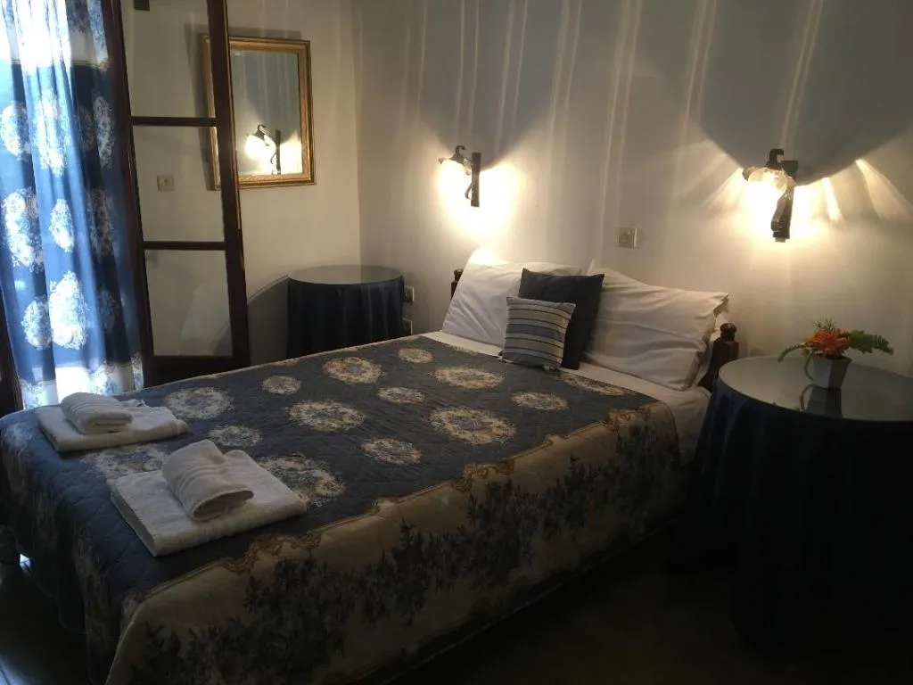 Double or Twin STANDARD Room, Pettite Morfo, Skiathos