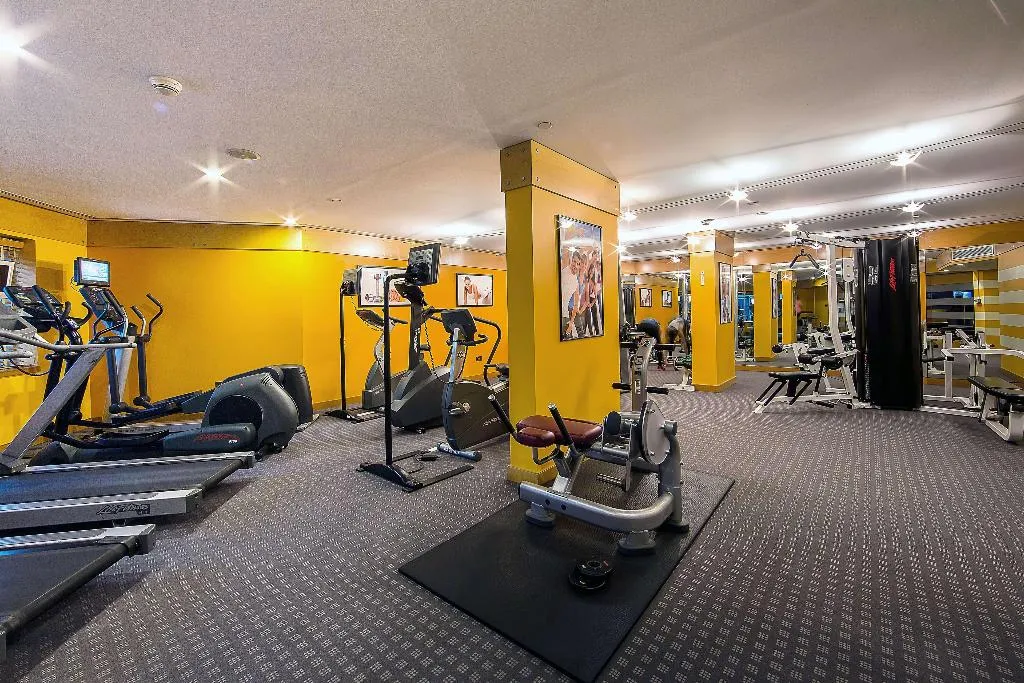 Sports and Entertainment, Ramada Plaza by Wyndham Dubai Deira, Dubai