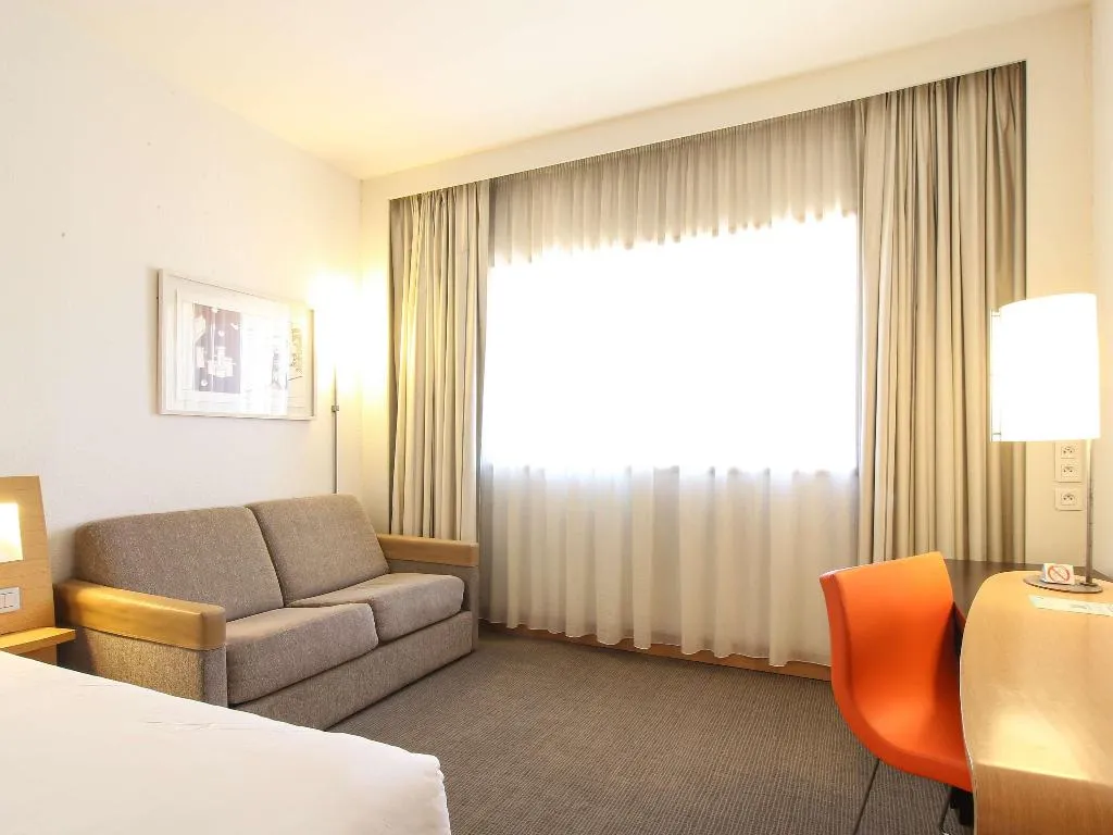 DOUBLE SUPERIOR Room, Novotel Tunis, Tunisia
