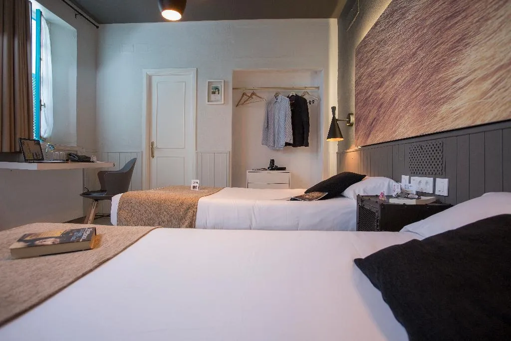 TWIN STANDARD Room, Casual de las Letras Sevilla, Seville