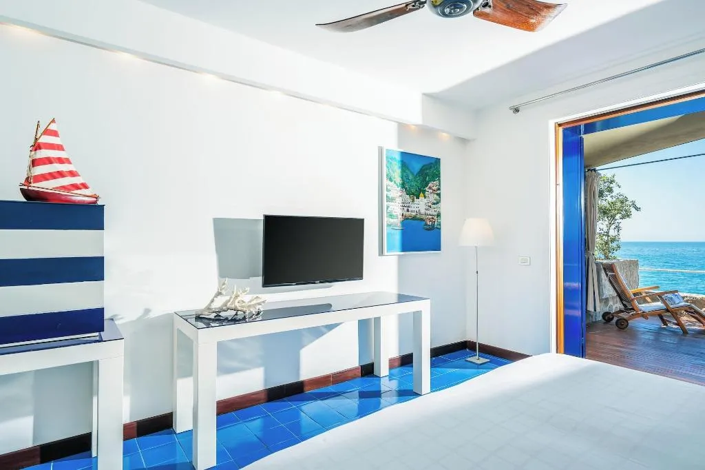 Room, Capo La Gala Hotel & Wellness, Naples