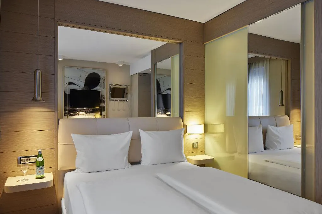 DOUBLE STANDARD Room, Titanic Comfort Mitte, Berlin