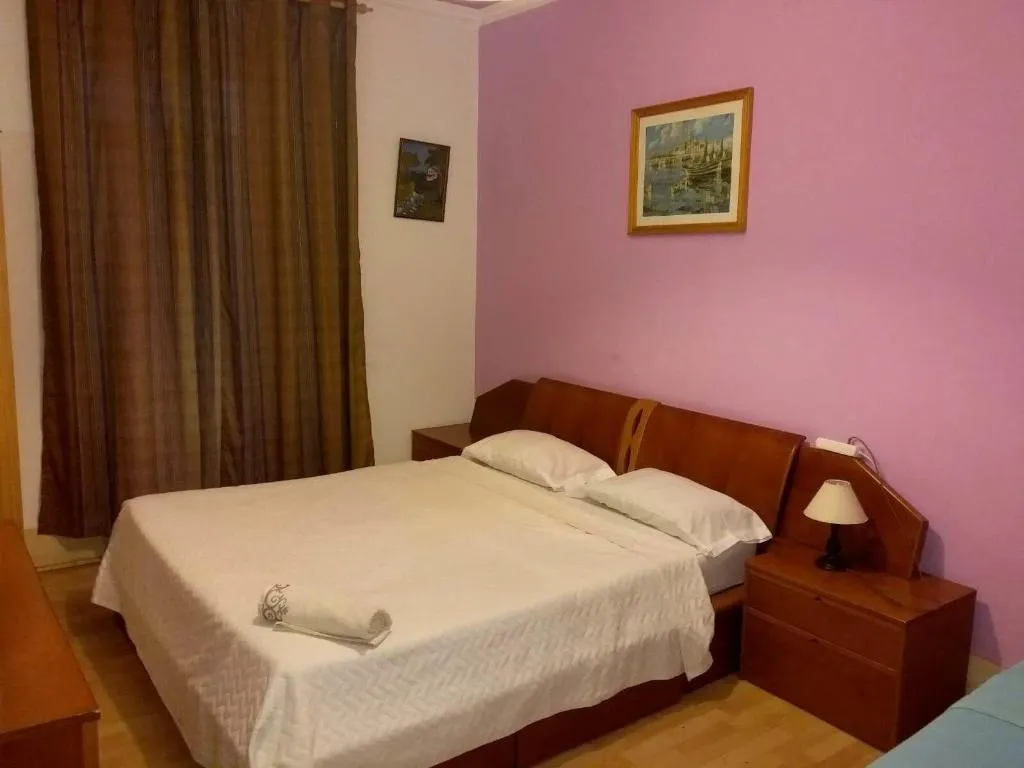 Room, Private Accommodation Hostel, Lisbon
