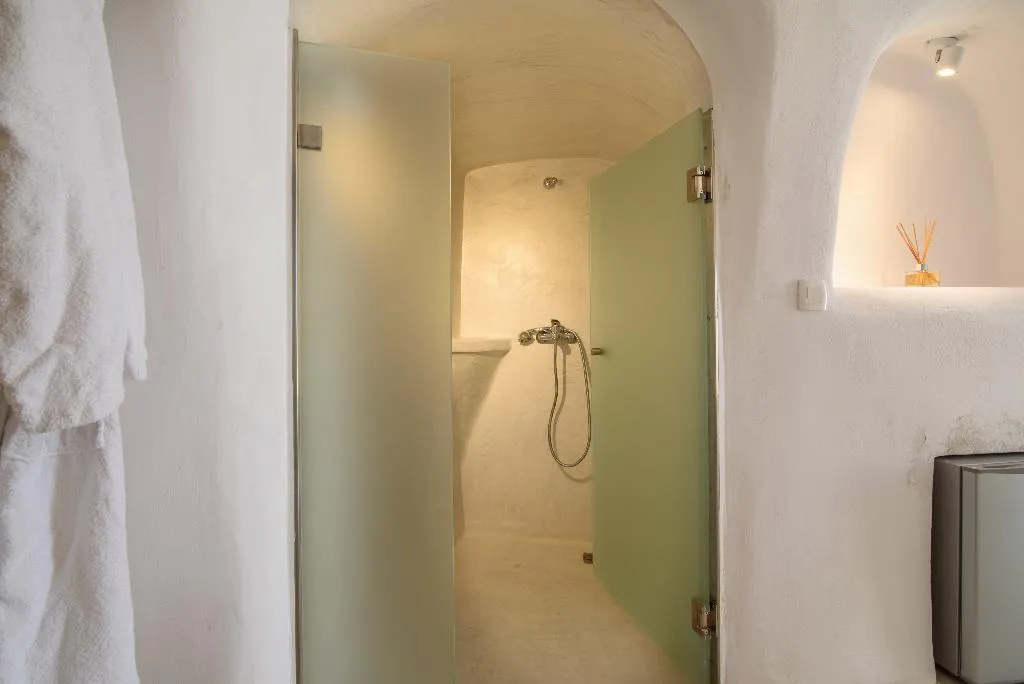 JUNIOR SUITE WITH VIEWS Room, On The Cliff, Santorini