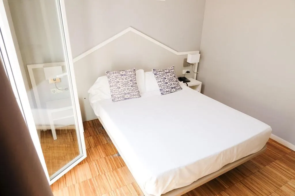DOUBLE TWO BEDS Room, Subur, Costa Brava