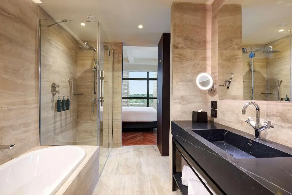 DOUBLE KING SIZE BED Room, Hilton Rome Eur La Lama, Rome
