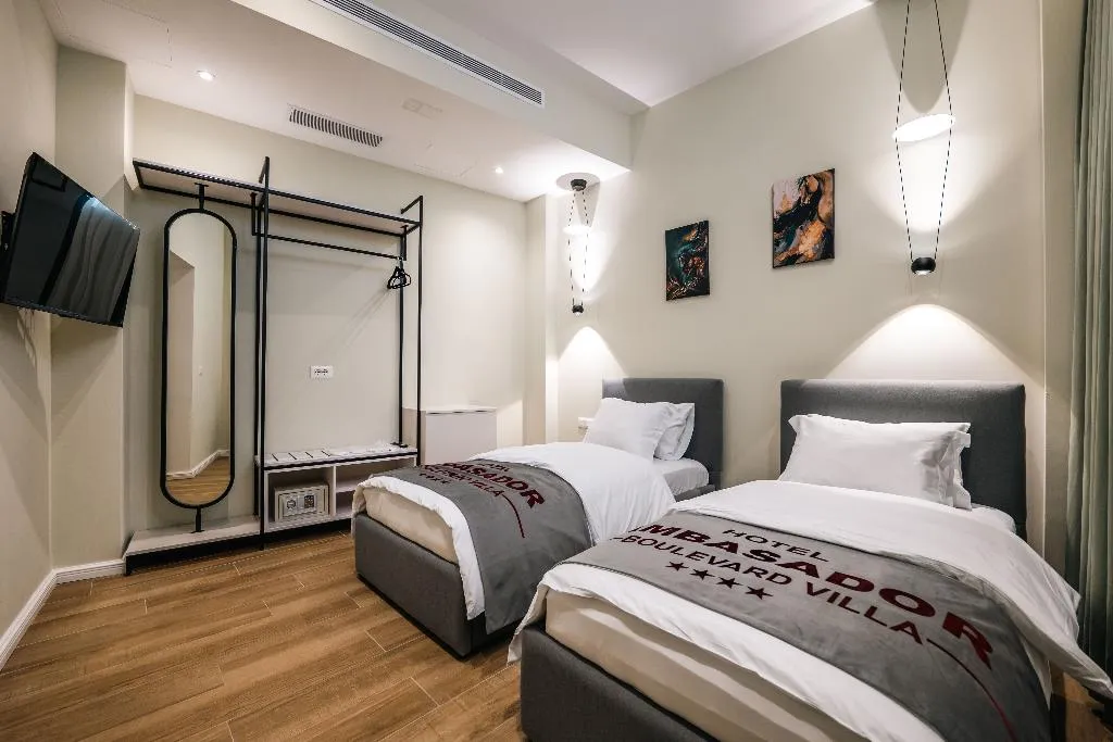 QUADRUPLE basement Room, Ambasador Hotel, Durres