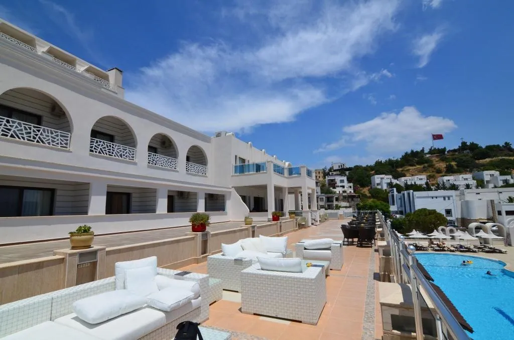 Pool, Azka, Bodrum