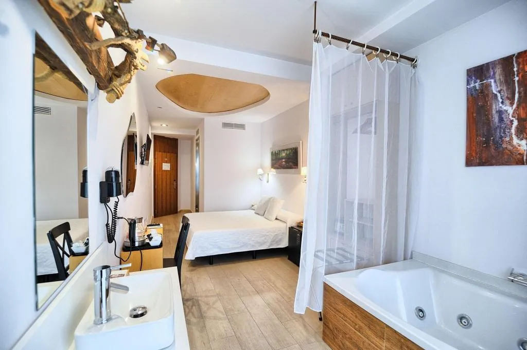 JUNIOR SUITE SEA VIEW Room, Gabbana Beach, Valencia