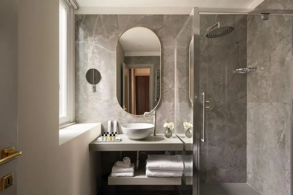 DOUBLE DELUXE ONE BED Room, Antico Albergo del Sole al Pantheon, Rome