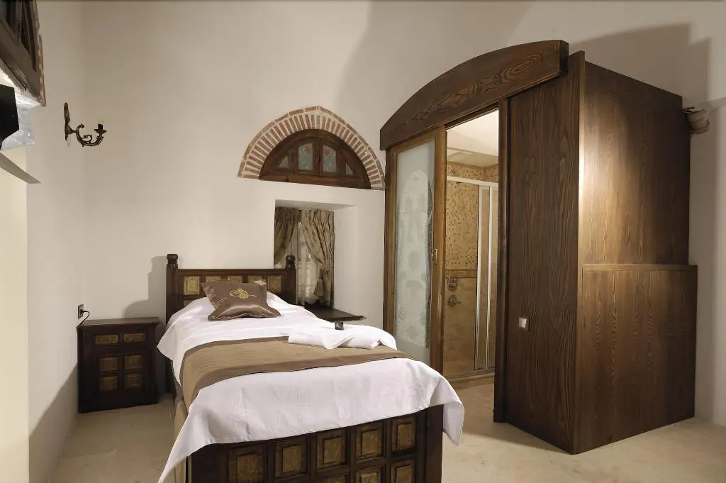 Room, Cesme Kanuni Kervansaray, Izmir