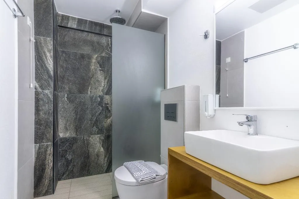 QUADRUPLE ONE BEDROOM ONE BATHROOM Room, Prince Of Lillies, Crete