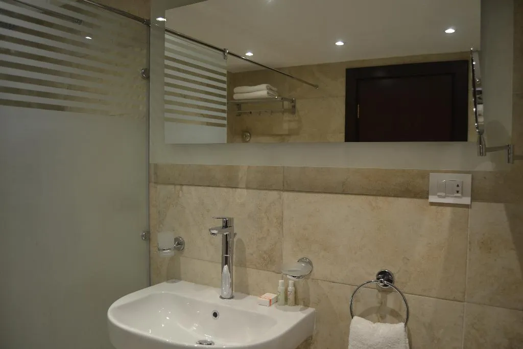 TWIN DELUXE Room, Omar El Khayam Al Minya Hotel Luxury Accommodation, Cairo