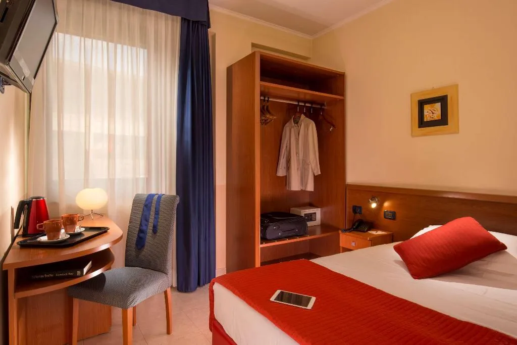 DOUBLE WITH DOUBLE BED Room, Best Western Blu Hotel Roma, Rome