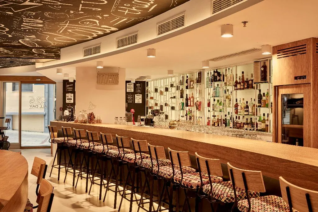 Bar, Olive Green Hotel, Crete