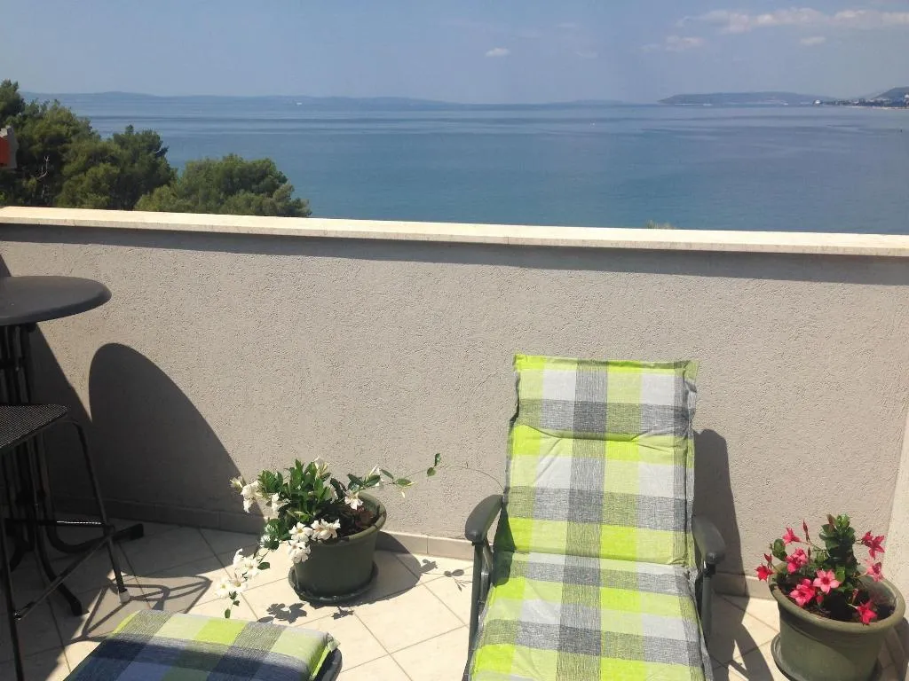 Room, Pink Inn, Split