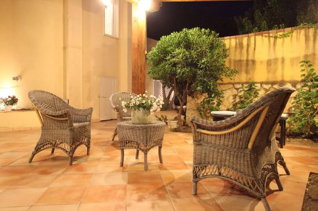Terrace, B&B Villa Maiolica, Catania