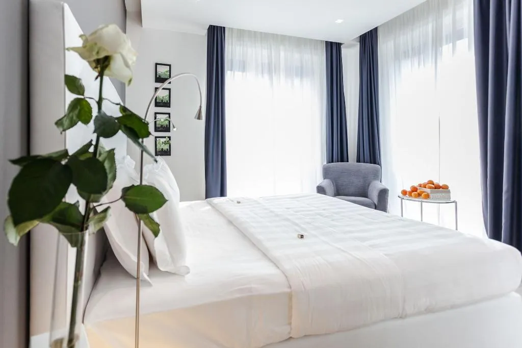 Room, M2M Made To Measure, Milan