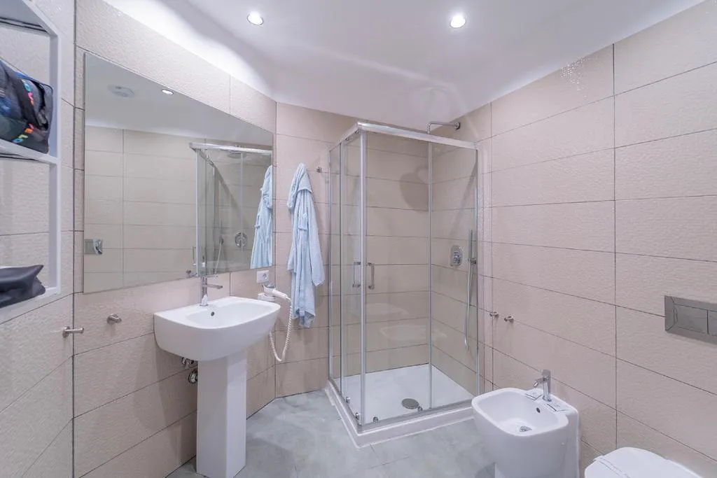 DOUBLE QUEEN SIZE BED Room, P.C. Boutique H. Napoli Centro, Naples