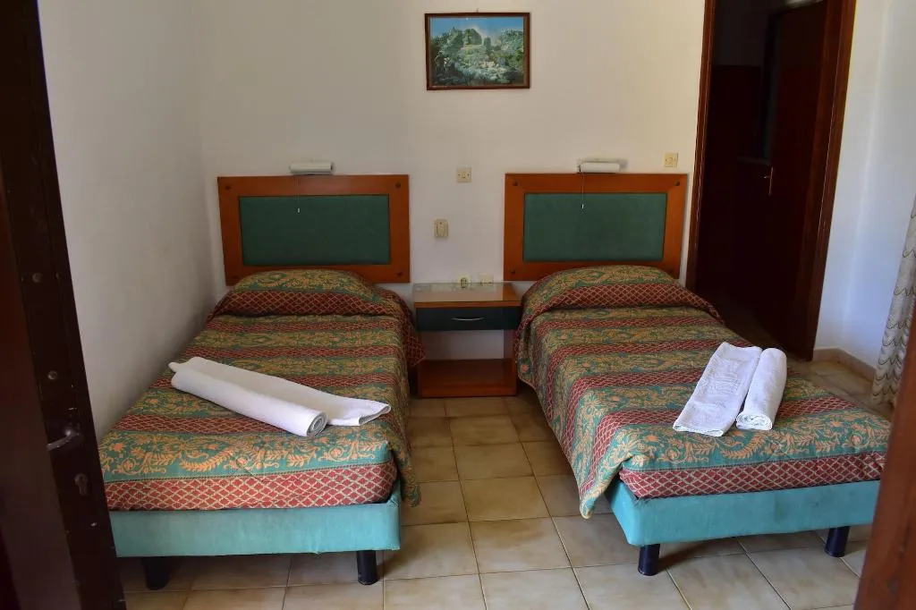 Room, Oula maisonettes, Corfu