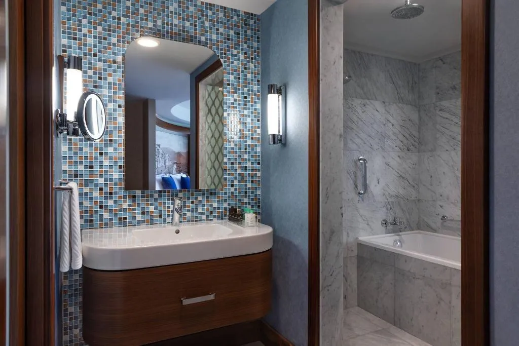 Room, Renaissance Izmir, Izmir