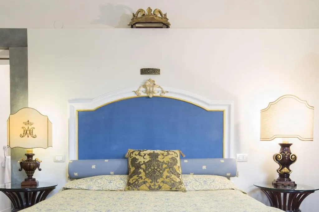 Room, Perla Js, Florence