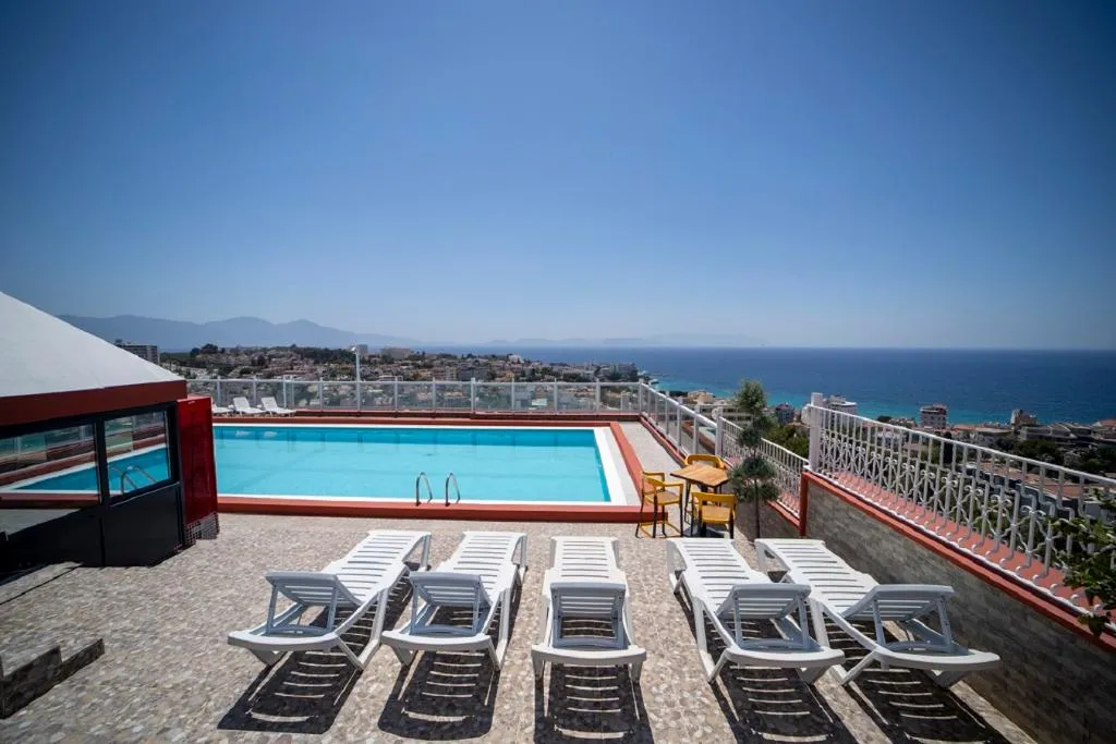 Pool, Silver Tower Residence Family Suites, Izmir