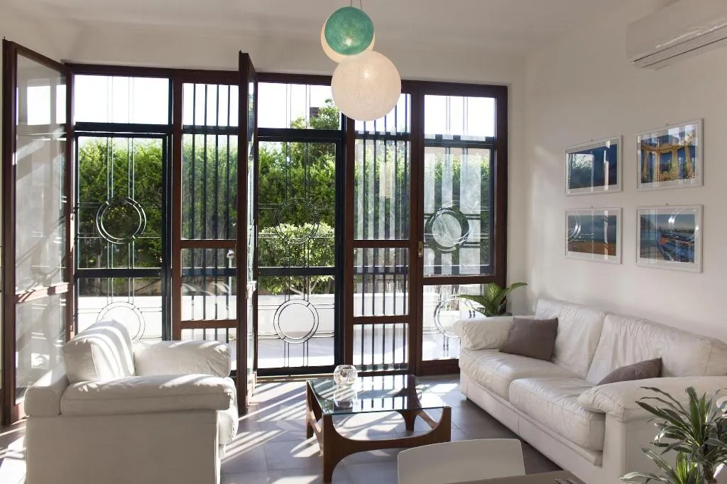 Lobby, Mondello Martini, Palermo