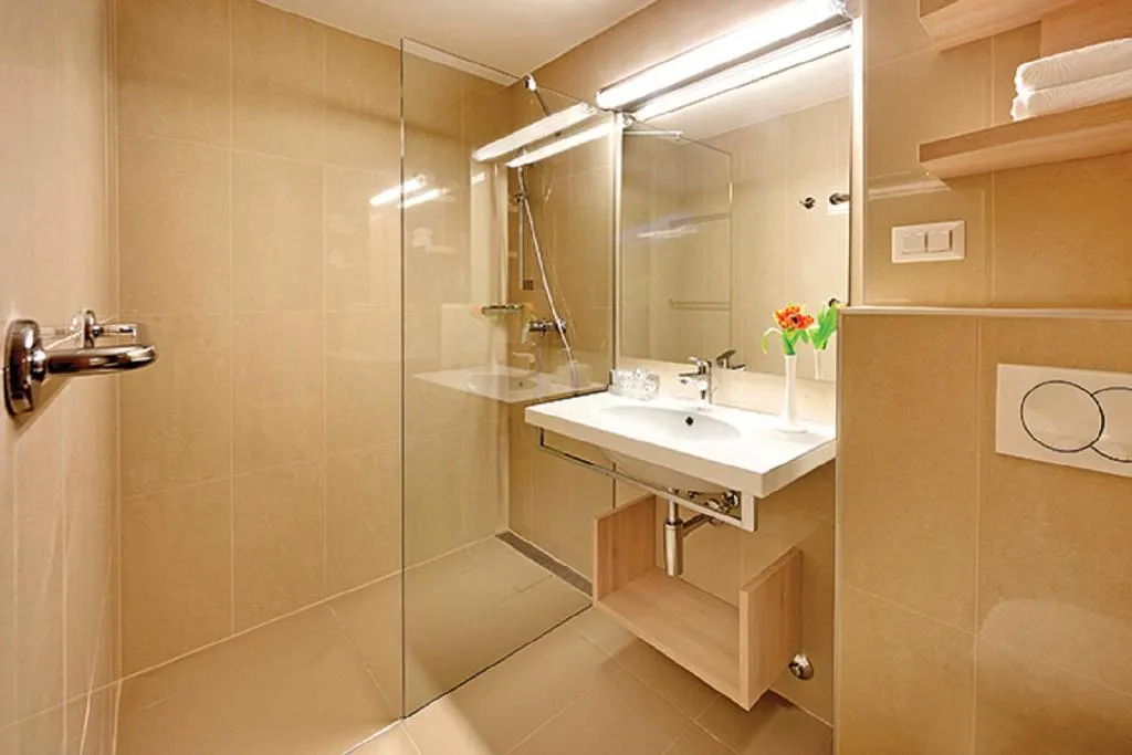 DOUBLE SUPERIOR SIDE SEA VIEW Room, Valamar Tamaris Resort, Istria
