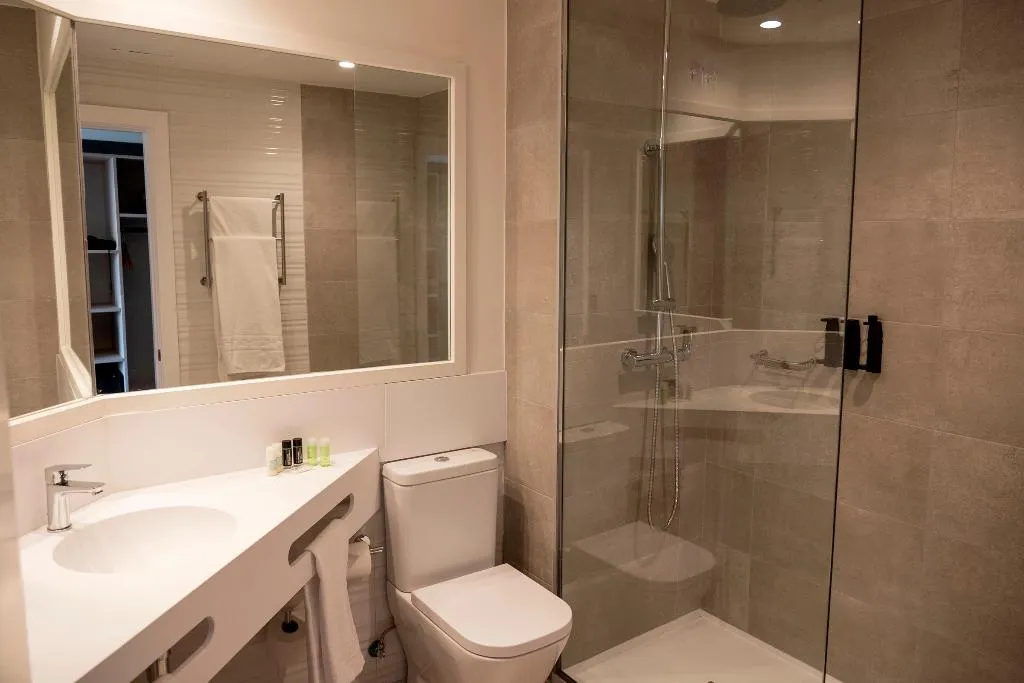 TRIPLE STANDARD Room, URH Sitges Playa, Costa Brava