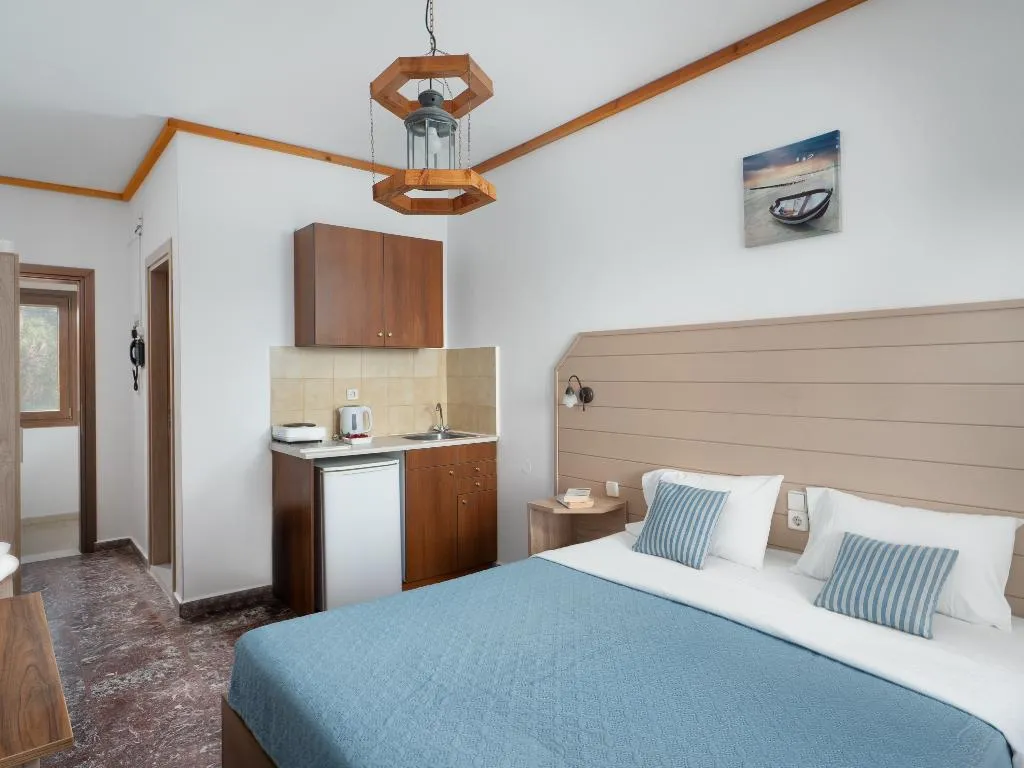 Double or Twin SEA VIEW POOL VIEW Room, Spiros-Soula Family Hotel & Thematic Suites, Crete