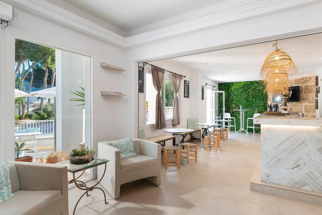 Bar, Villa Real Club Apartments, Majorca