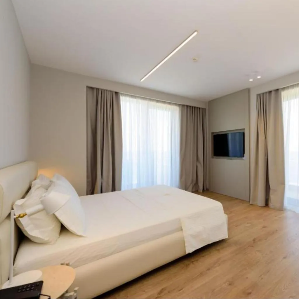JUNIOR SUITE ONE BED Room, Navy Hotel, Kavaje