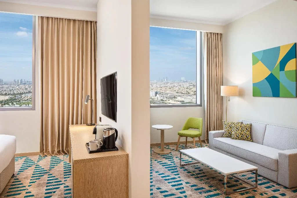 SUITE KING BED SMOKING Room, Holiday Inn Hotel & Suites Dubai Science Park, Dubai
