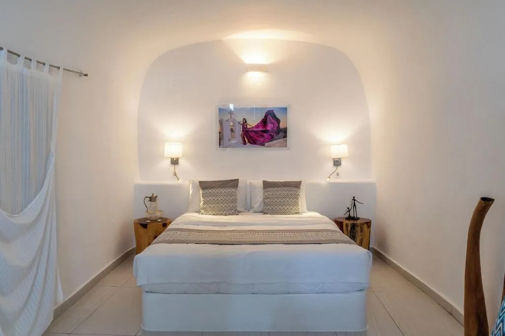 Room, Vogue Suites, Santorini