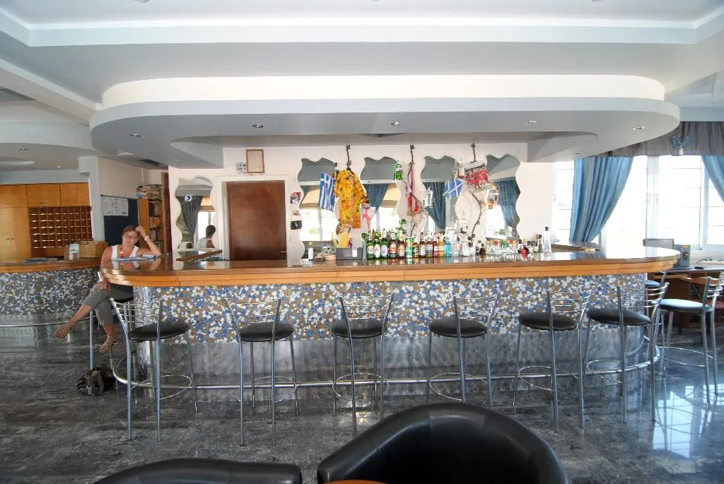 Bar, Zeus, Kos