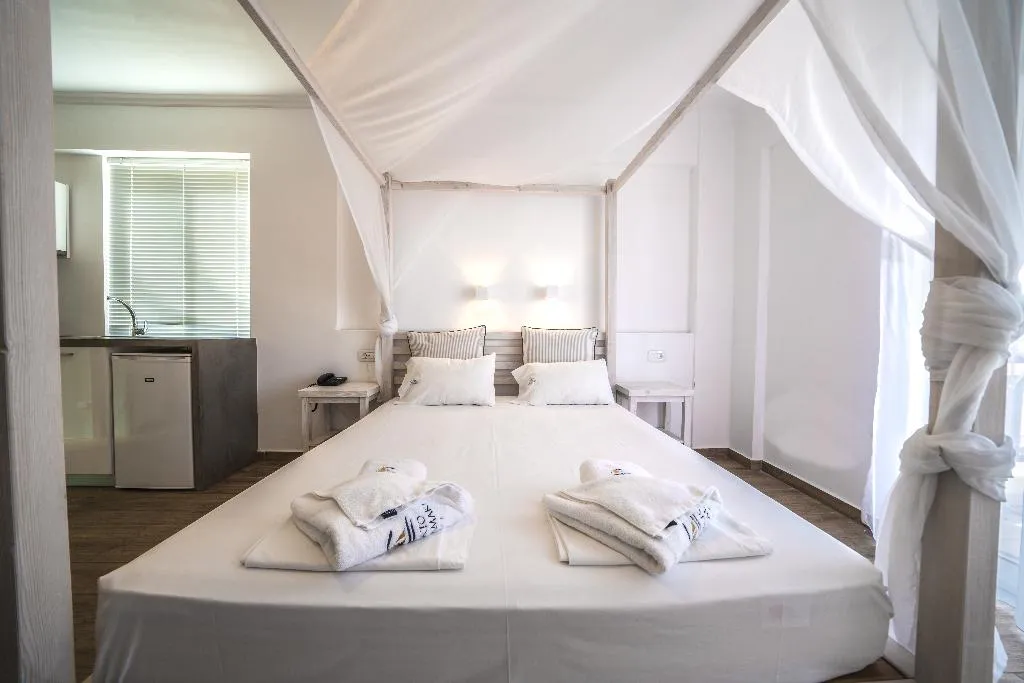STUDIO SUPERIOR Room, Porto Kalamaki, Crete