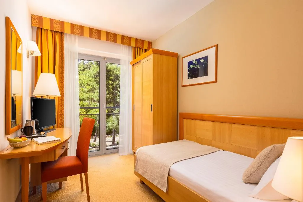 SINGLE STANDARD Room, Aminess Vival Grand Azur Hotel, Dubrovnik