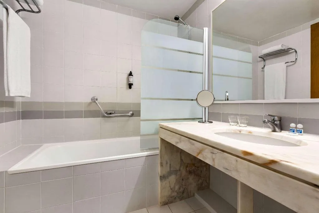 Room, TRYP Montijo Parque Hotel, Lisbon