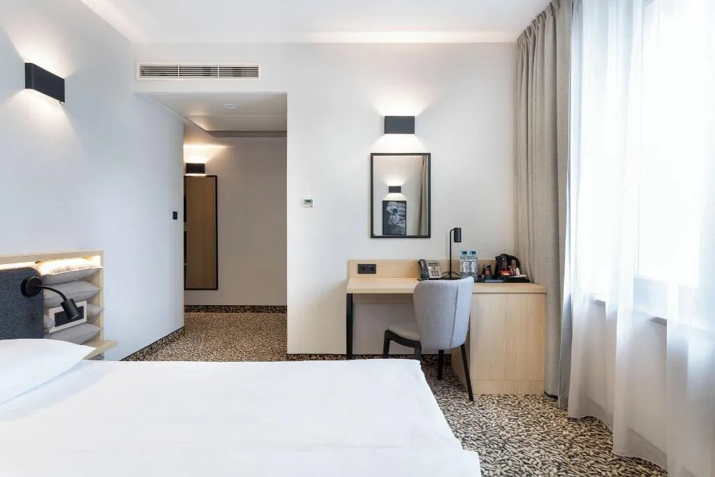 FAMILY ROOM QUEEN SIZE BED Room, Qubus Hotel Gdansk, Gdansk