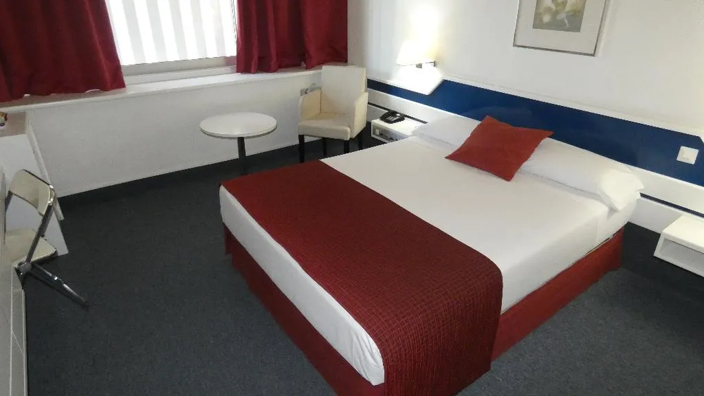 Double or Twin ECONOMY Room, Hotel Chamartin the One, Madrid