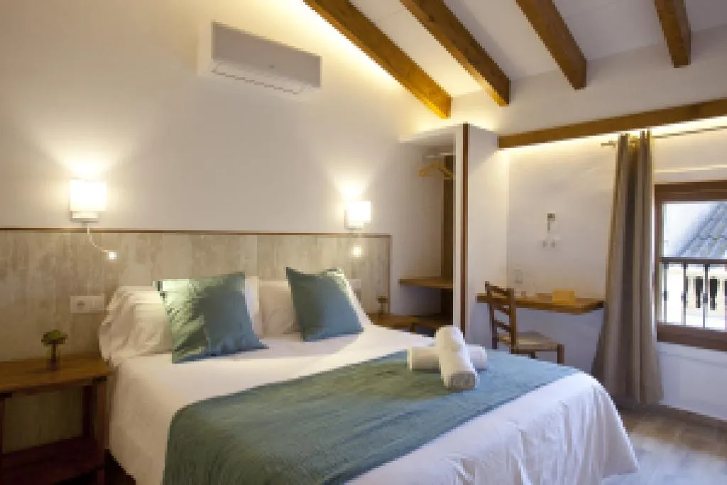 DOUBLE STANDARD Room, Casal de Petra - Rooms & Pool, Majorca