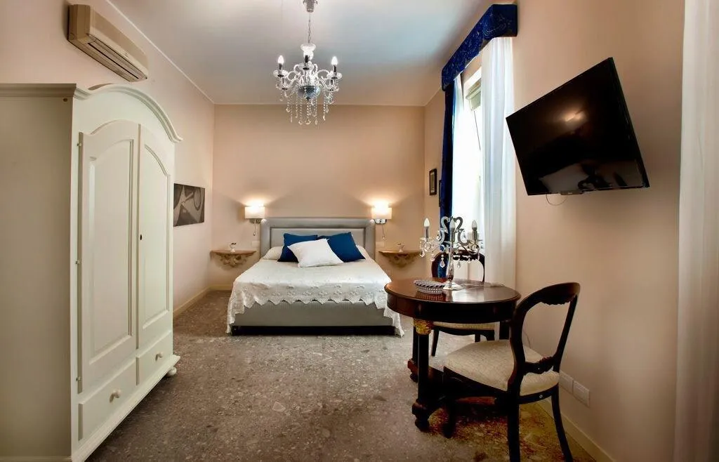 Room, Porta Di Mezzo Luxury B&B, Taormina