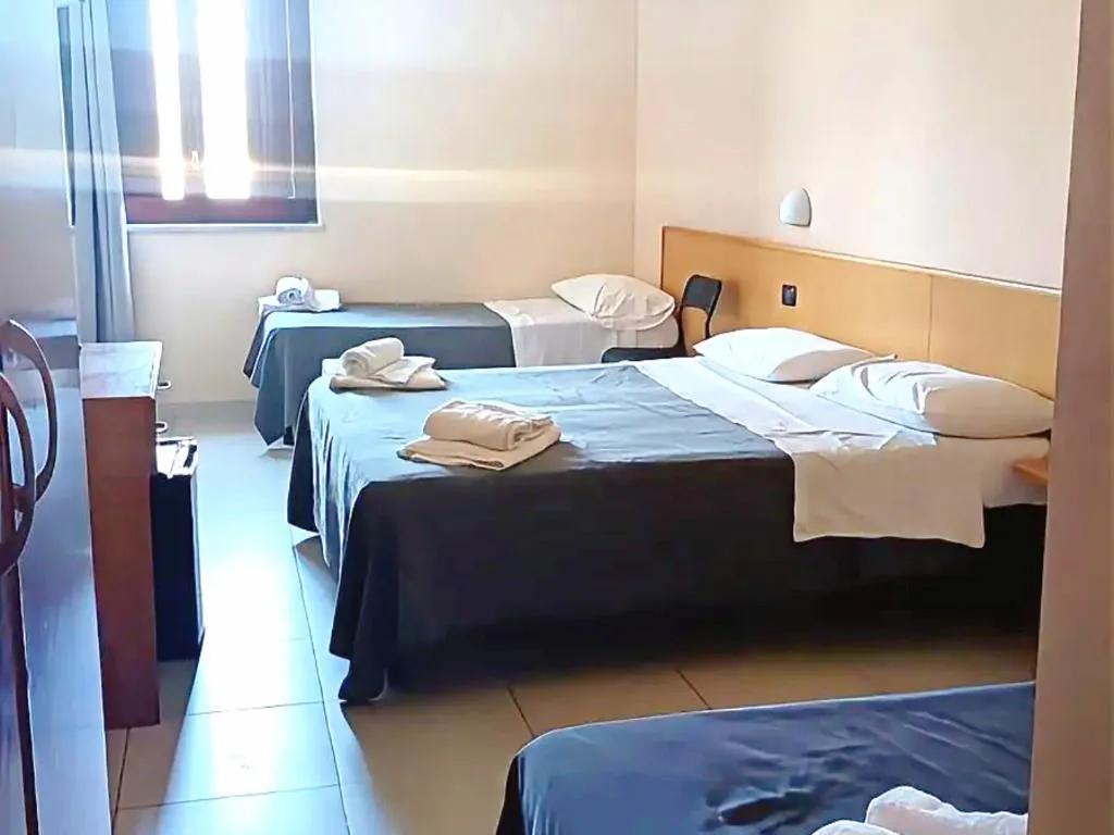 QUADRUPLE STANDARD Room, Hydra Club Hotel Village, Naples