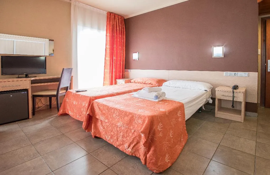 Room, Tossa Beach Center, Costa Brava