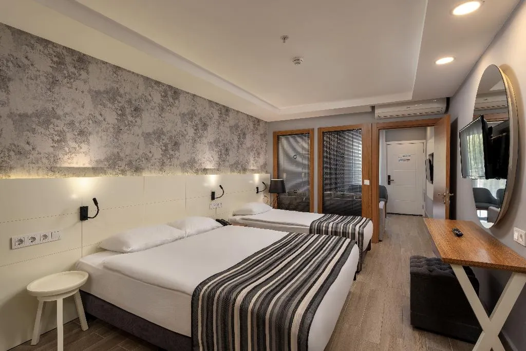 TRIPLE SUPERIOR GARDEN VIEW Room, Greenwood Suites Resort, Antalya