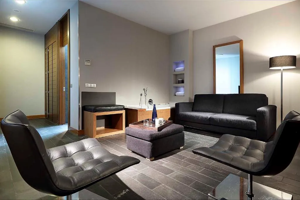 JUNIOR SUITE STANDARD Room, Eurostars Madrid Congress, Madrid