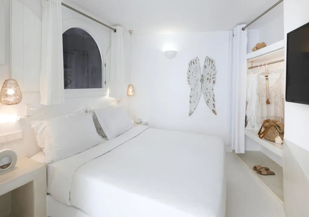JUNIOR SUITE SEA VIEW WITH PRIVATE POOL Room, Infinity Suites & Dana Villas, Santorini
