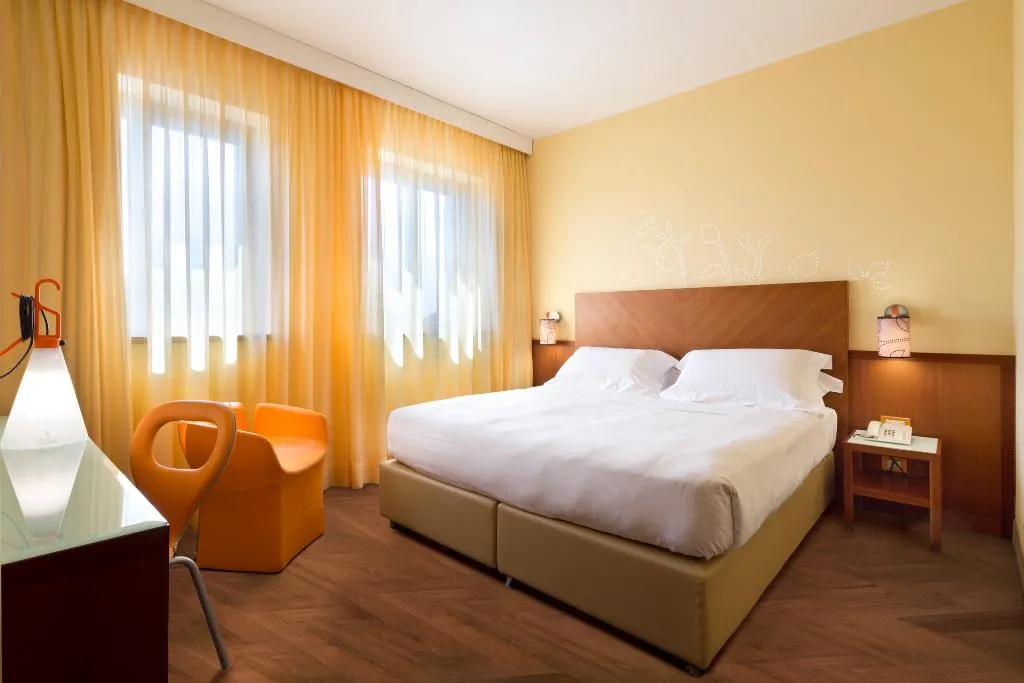 Room, UNA HOTELS Mediterraneo Milano, Milan