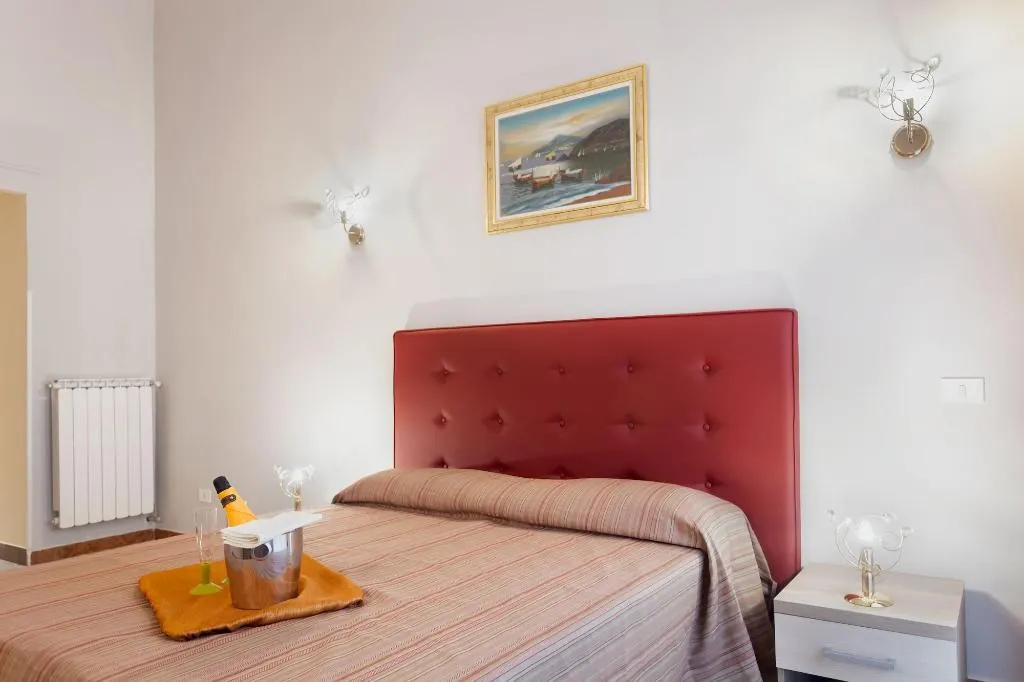 Room, Domus Napoleone, Naples